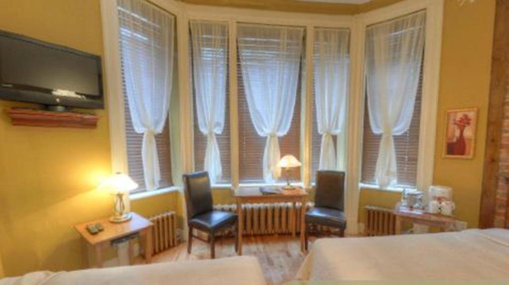 Hotel Ermitage Quebec City Room photo